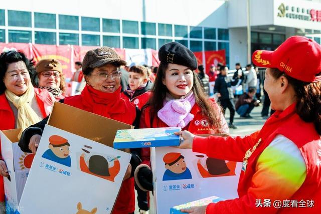 万份爱心礼包新疆困境娃暖冬不缺爱开元棋牌跨越天山送温暖！11(图13)