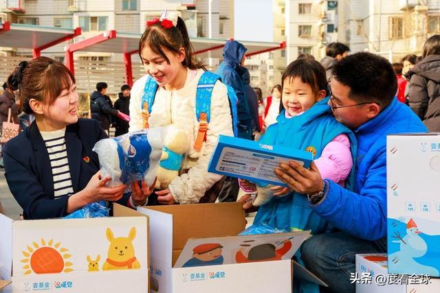 万份爱心礼包新疆困境娃暖冬不缺爱开元棋牌跨越天山送温暖！11(图15)