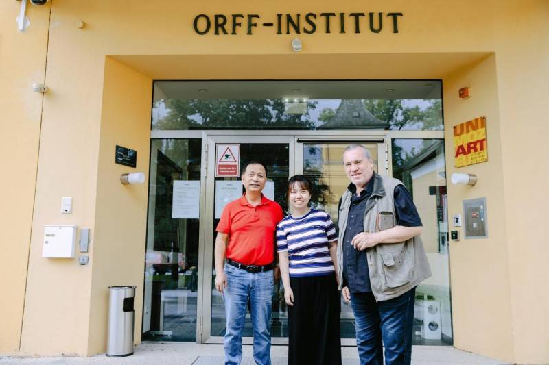 颖与西双版纳童萌乐托育的成长故事开元ky棋牌爱之名育未来：罗璐(图2)